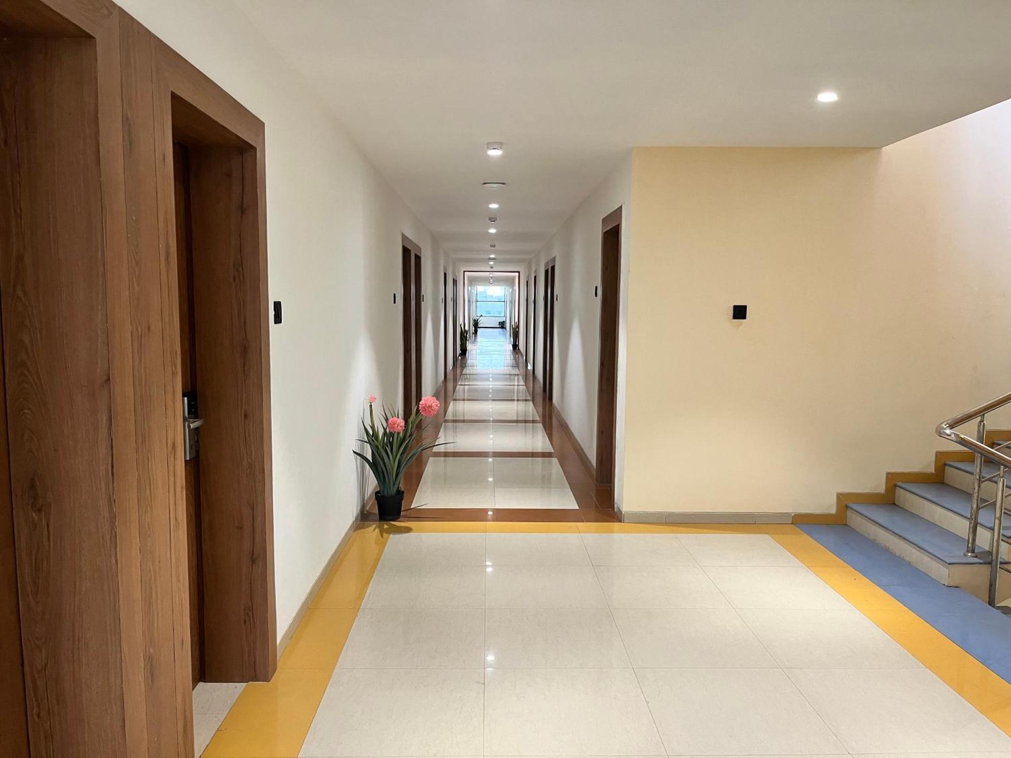 Hotel Avenue Plaza Mundra Eksteriør bilde
